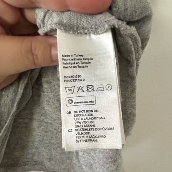 H&M grey tasseled T-shirt. Size L. - Picture 4 of 4